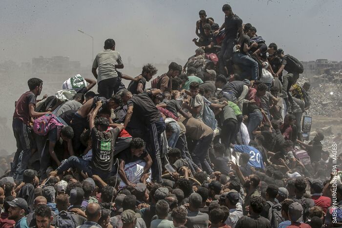 Gaza’s Aid Crisis in a Single Shot