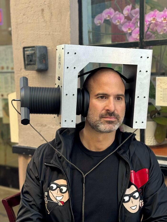 Adjustable Tightness Headphones? Sure, Why Not?