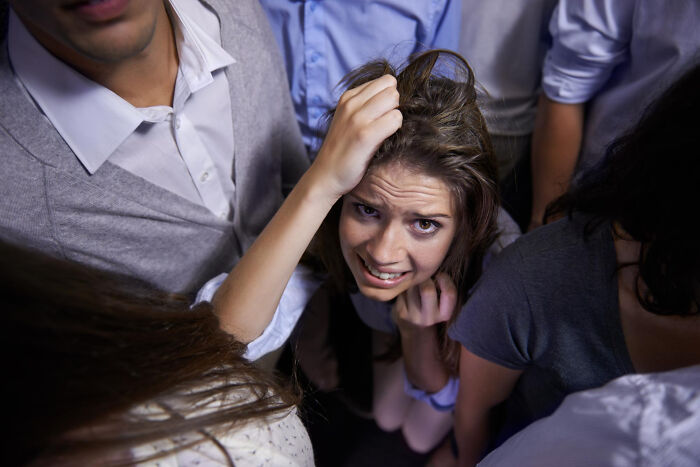 35 Sounds That Totally Gave People the Creeps (And Yeah, You Don’t Want to Hear ’Em)