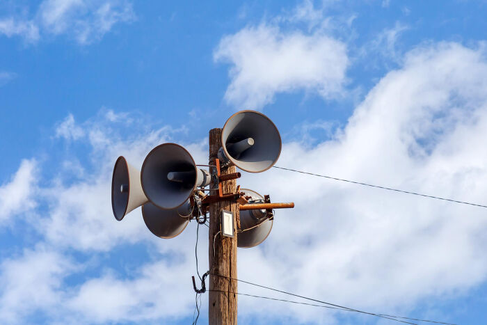 35 Sounds That Totally Gave People the Creeps (And Yeah, You Don’t Want to Hear ’Em)