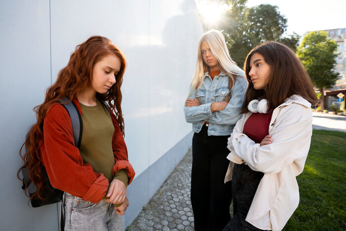 Let's Dive Into These Wild Stories About Meeting Real-Life Narcissists