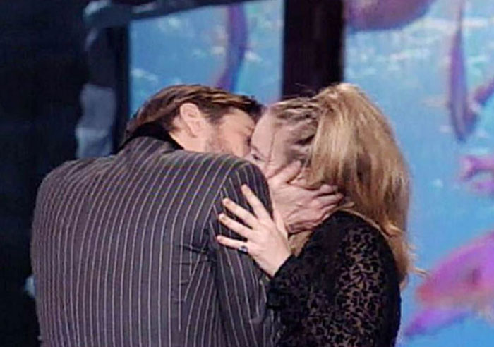 Jim Carrey Forcibly Kissing Alicia Silverstone at the MTV Movie Awards—Cringe Alert!