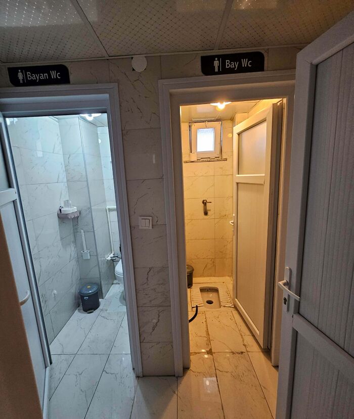 Men’s vs. Women’s Toilet at Work: Same Place, Different Vibes