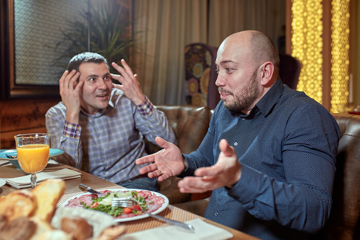 Wait Till You Hear These 40+ Wild Bar Stories That’ll Totally Crack You Up