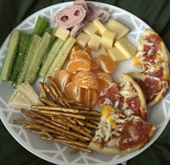 I’m In The Newborn Trenches And Haven’t Ate All Day Girl Dinner