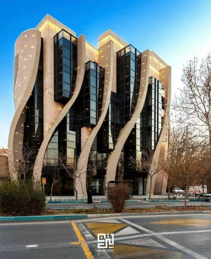 Office Building in Isfahan, Iran – Not Your Average Cube