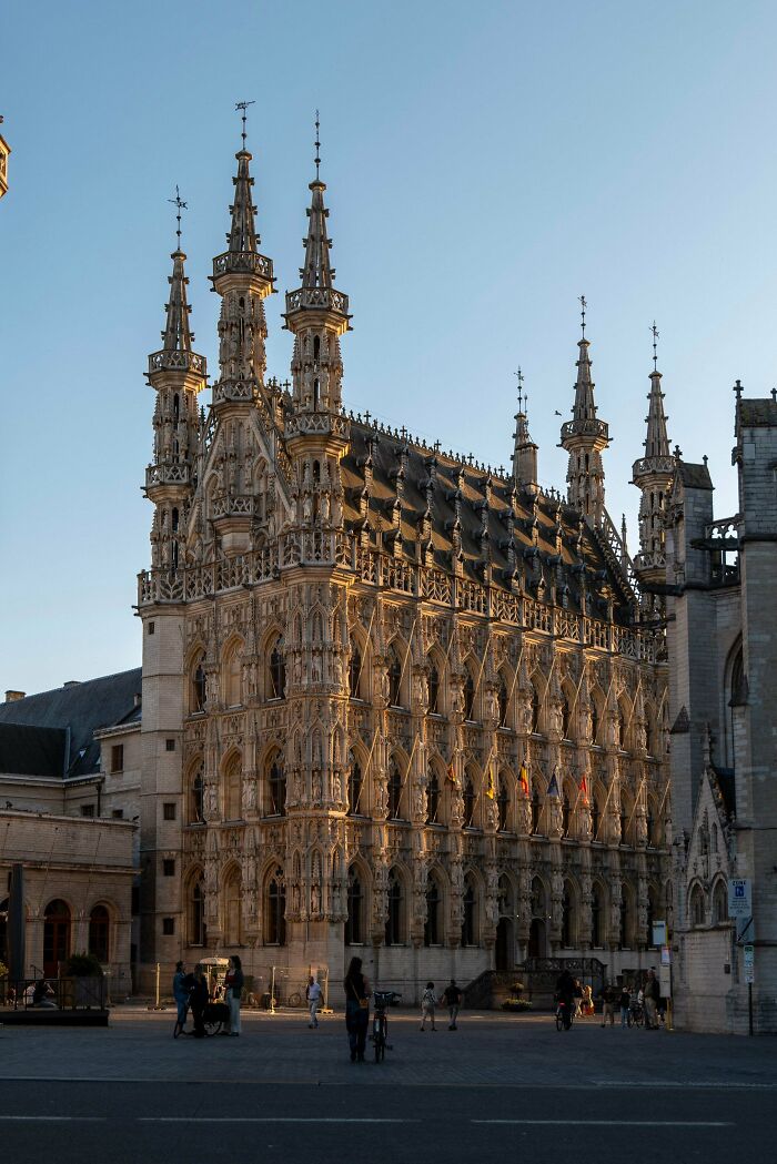 39 Buildings That Are So Cool, You’ll Stop and Stare (Trust Us)