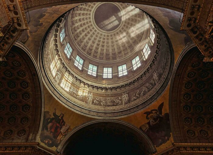 39 Buildings That Are So Cool, You’ll Stop and Stare (Trust Us)