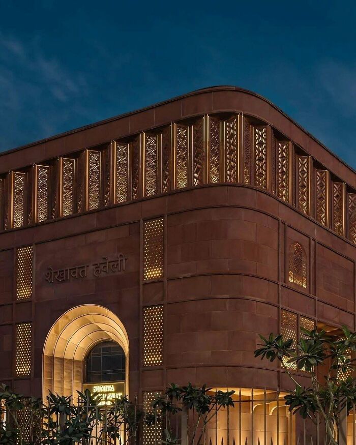 39 Buildings That Are So Cool, You’ll Stop and Stare (Trust Us)