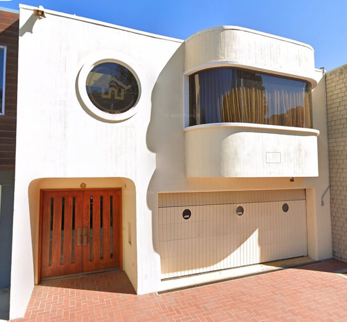39 Buildings That Are So Cool, You’ll Stop and Stare (Trust Us)