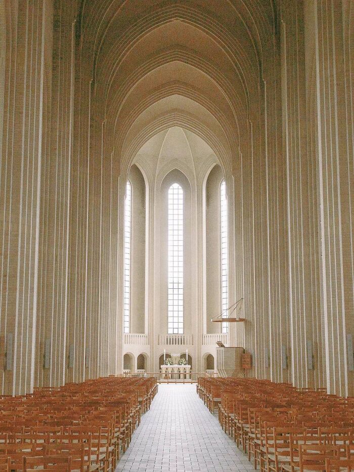 39 Buildings That Are So Cool, You’ll Stop and Stare (Trust Us)