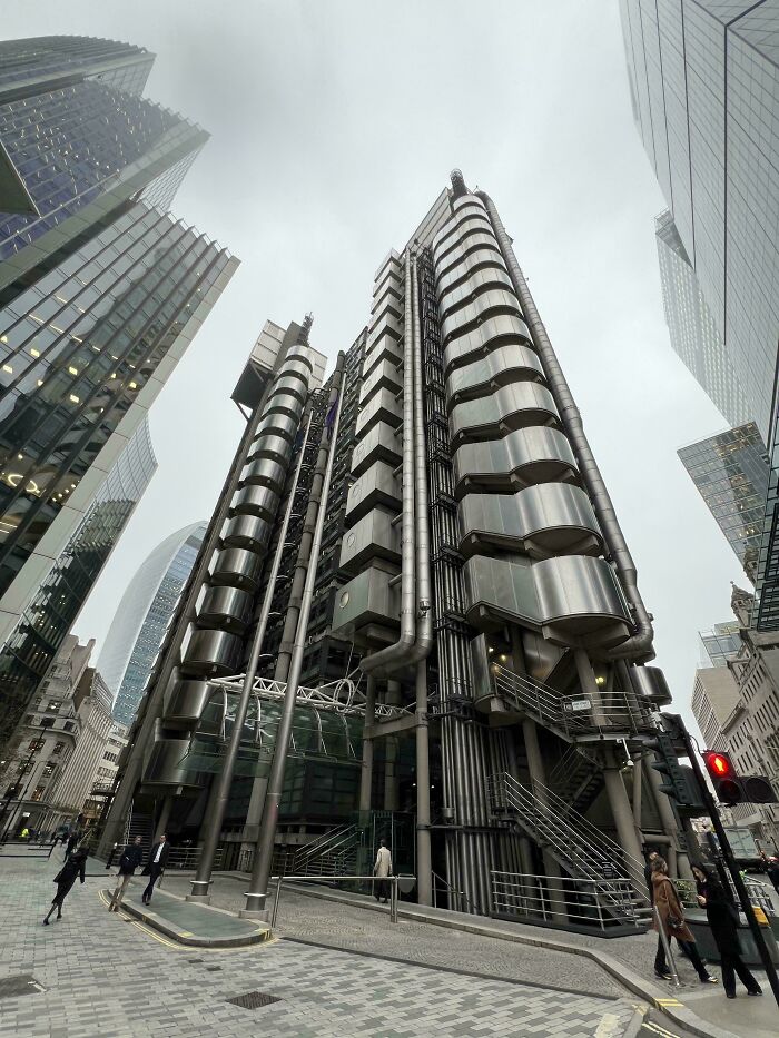 39 Buildings That Are So Cool, You’ll Stop and Stare (Trust Us)