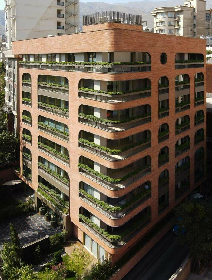 39 Buildings That Are So Cool, You’ll Stop and Stare (Trust Us)
