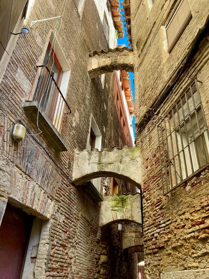 39 Buildings That Are So Cool, You’ll Stop and Stare (Trust Us)