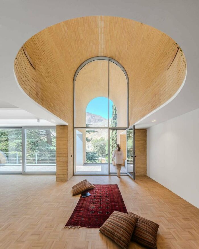39 Buildings That Are So Cool, You’ll Stop and Stare (Trust Us)