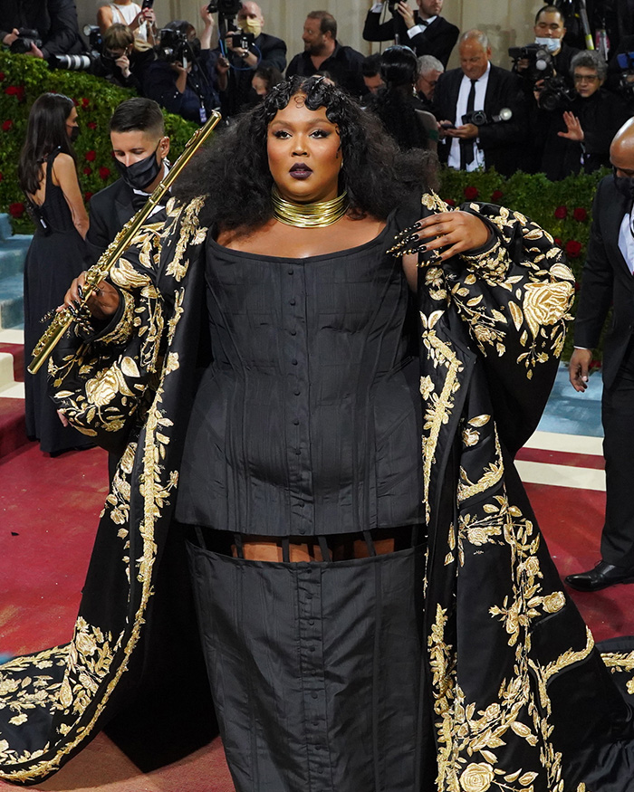 Lizzo: Too Hot, No Drinks, and a Long Line? Nope!