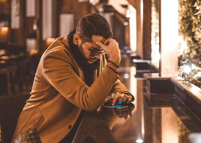 Whoa, People Actually Spilled the Tea on Realizing Their Friend Group Was All Wrong