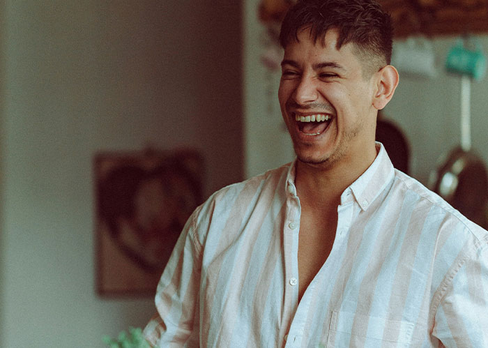Whoa, People Actually Spilled the Tea on Realizing Their Friend Group Was All Wrong