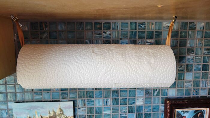 Made My Own Paper Towel Holder and It’s Mind-blowingly Simple and Cool