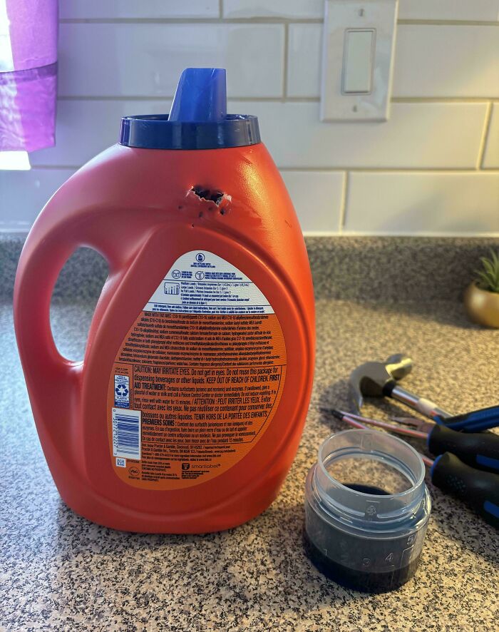 Crazy Amount of Laundry Detergent Left in an “Empty” Container—Here’s the Hack to Get It All Out