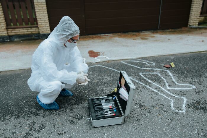 Wait, They Actually Shared These Crazy Workplace Horror Stories?!