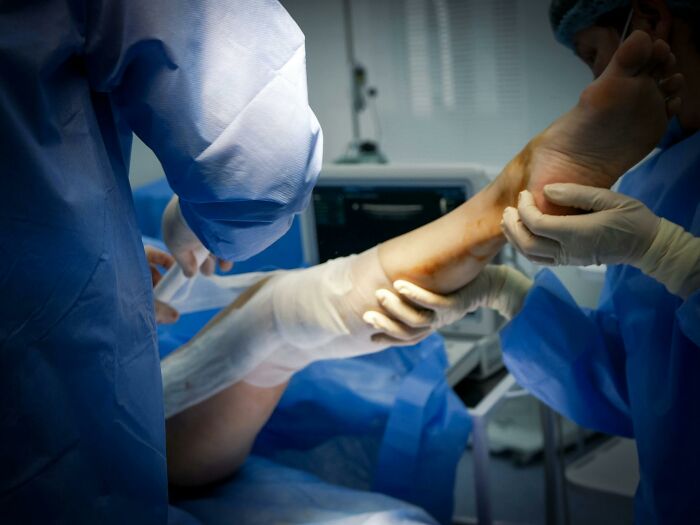 Epic Emergency Room Fails: 65 Wild Stories That'll Make You Go "No Way!"