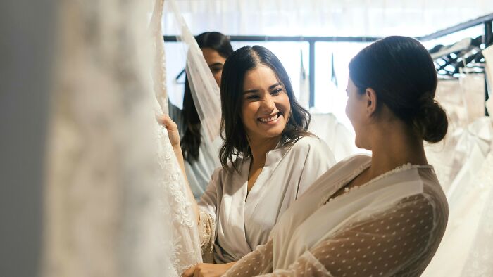 I Spent $600 to Go Wedding Dress Shopping With My Friend but Found Out I’m Not a Bridesmaid (Told Everyone at Dinner)