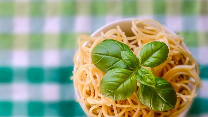 My Tomato-Hating Picky Eating Boyfriend ‘Skipped the Sauce’ on My Spaghetti All This Time and It’s a Lie!