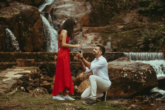 46 Totally Awkward Engagement Stories That'll Crack You Up