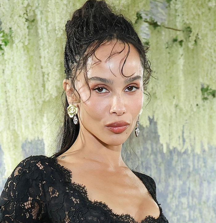 Zoë Kravitz: Jawline Alert!