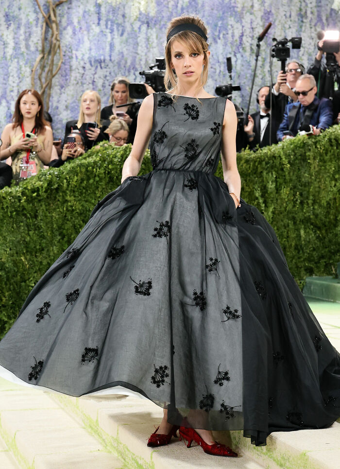 Maya Hawke’s Met Appearance