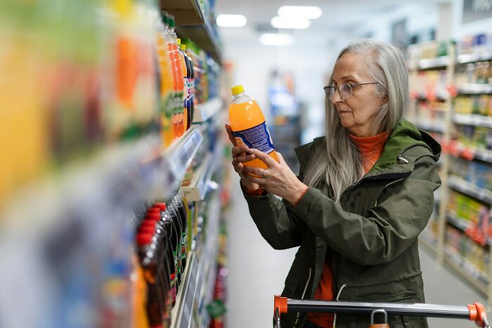 25 Wild Signs That Your Wallet’s Freaking Out (and We Noticed Too)