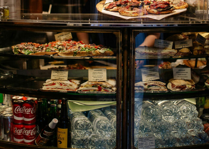 25 Wild Signs That Your Wallet’s Freaking Out (and We Noticed Too)