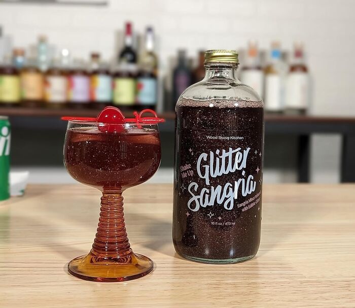 If Beyoncé Hosted Mother’s Day, She’d Definitely Serve Up This Sparkly Glitter Sangria Mix