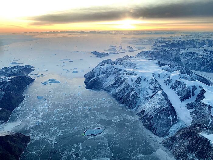 Flying Over Greenland With No Clouds – Hello, Alien Planet!