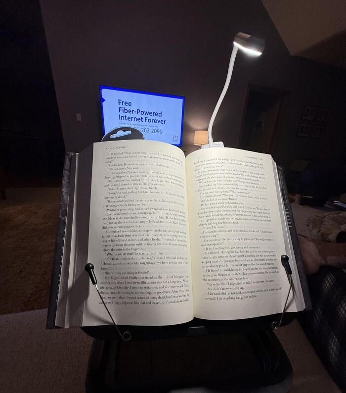 Lap Book Pillow Stand So Mom Can Read In Bed Without The Arm Workout
