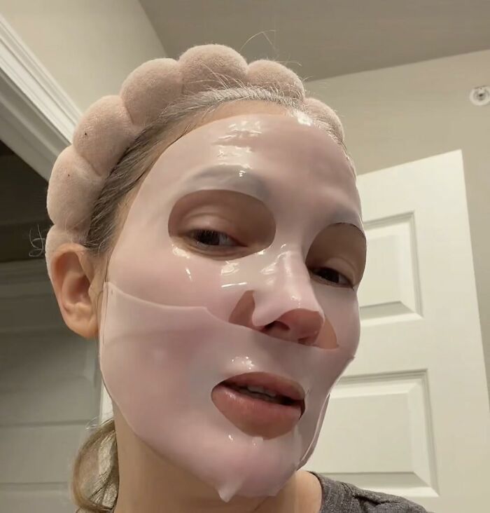 Medicube Jelly Gel Mask: Glowing Skin While Binge-Watching, No Effort Required