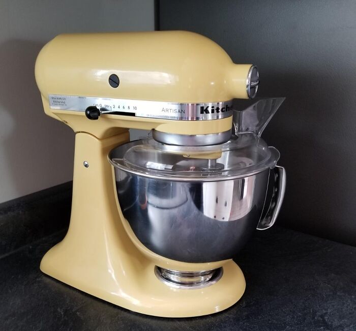 KitchenAid Stand Mixer That Does The Heavy Lifting When Mom Decides To Bake At 11pm