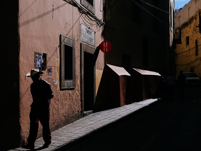 Federico Borobio Lights Up Shadows in Magical Alleys (Argentina)