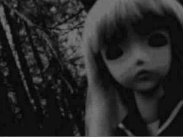 That Weird Doll Photo? It’s a Custom Art Doll Without Eyes