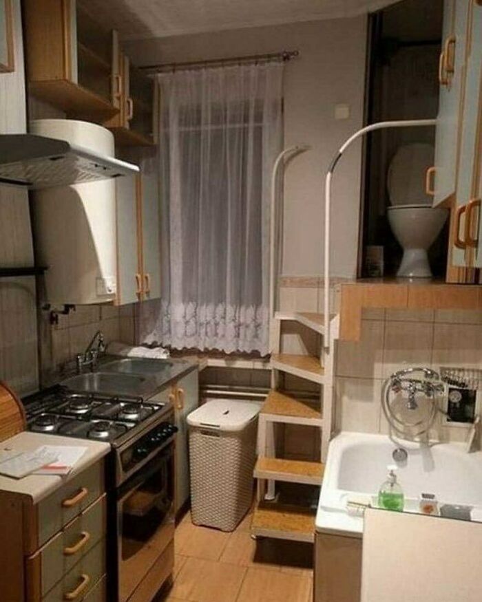 Wait, They Actually Listed These Hilariously Terrible Houses?