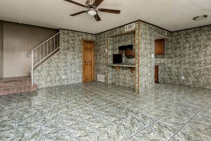 Wait, They Actually Listed These Hilariously Terrible Houses?