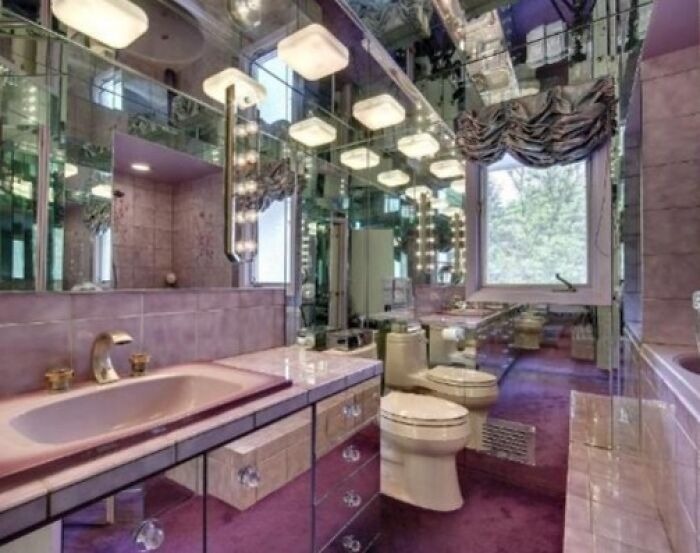 Wait, They Actually Listed These Hilariously Terrible Houses?
