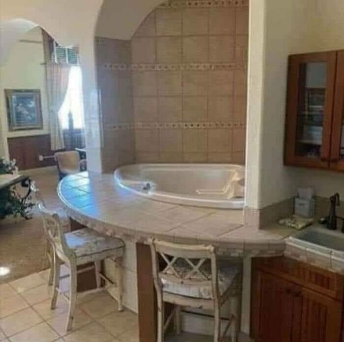 Wait, They Actually Listed These Hilariously Terrible Houses?