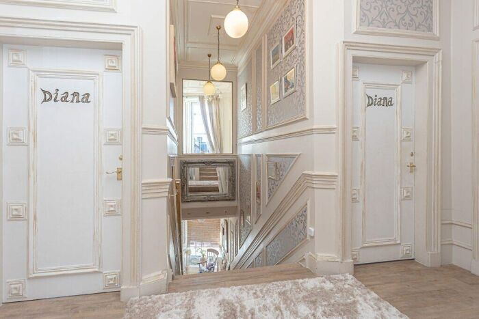 Wait, They Actually Listed These Hilariously Terrible Houses?