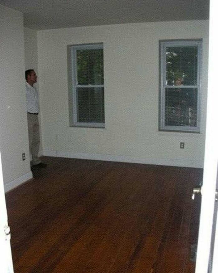 Wait, They Actually Listed These Hilariously Terrible Houses?