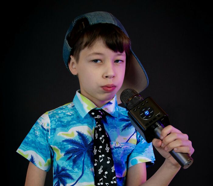 Wait, They Actually Shared These Cringe Trainwrecks?!