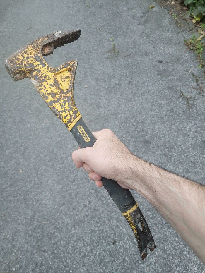 Found This Legendary Demolition Tool Buried In My Dad’s Driveway – Indestructible!