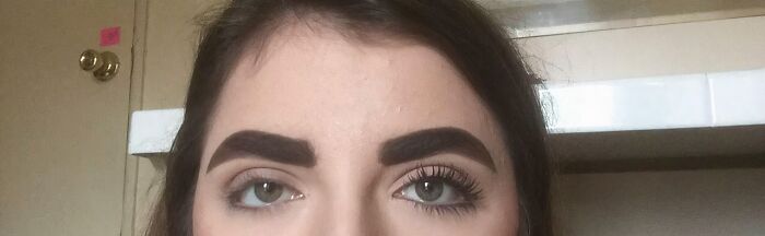 Throwback To How I Used To Do My Eyebrows. Oops.