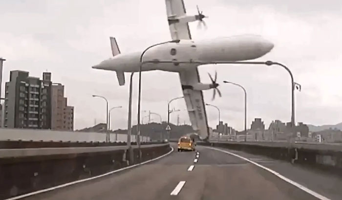 Whoops, I Turned Off the Wrong Engine! (Taipei Crash)